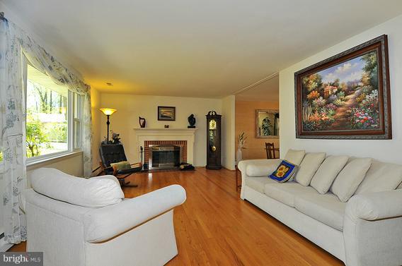 10873 Braeburn Road Columbia, MD 21044 - Photo 21 of 30 Living Room
