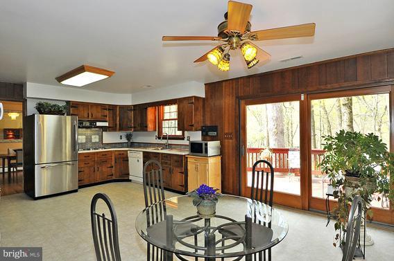 10873 Braeburn Road Columbia, MD 21044 - Photo 22 of 30 Kitchen