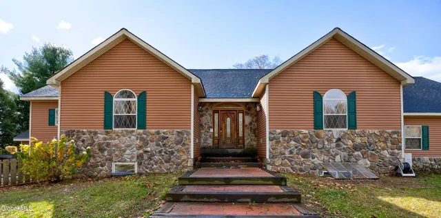 $975,000 | 4 Big Bay Road, Queensbury, NY 12804