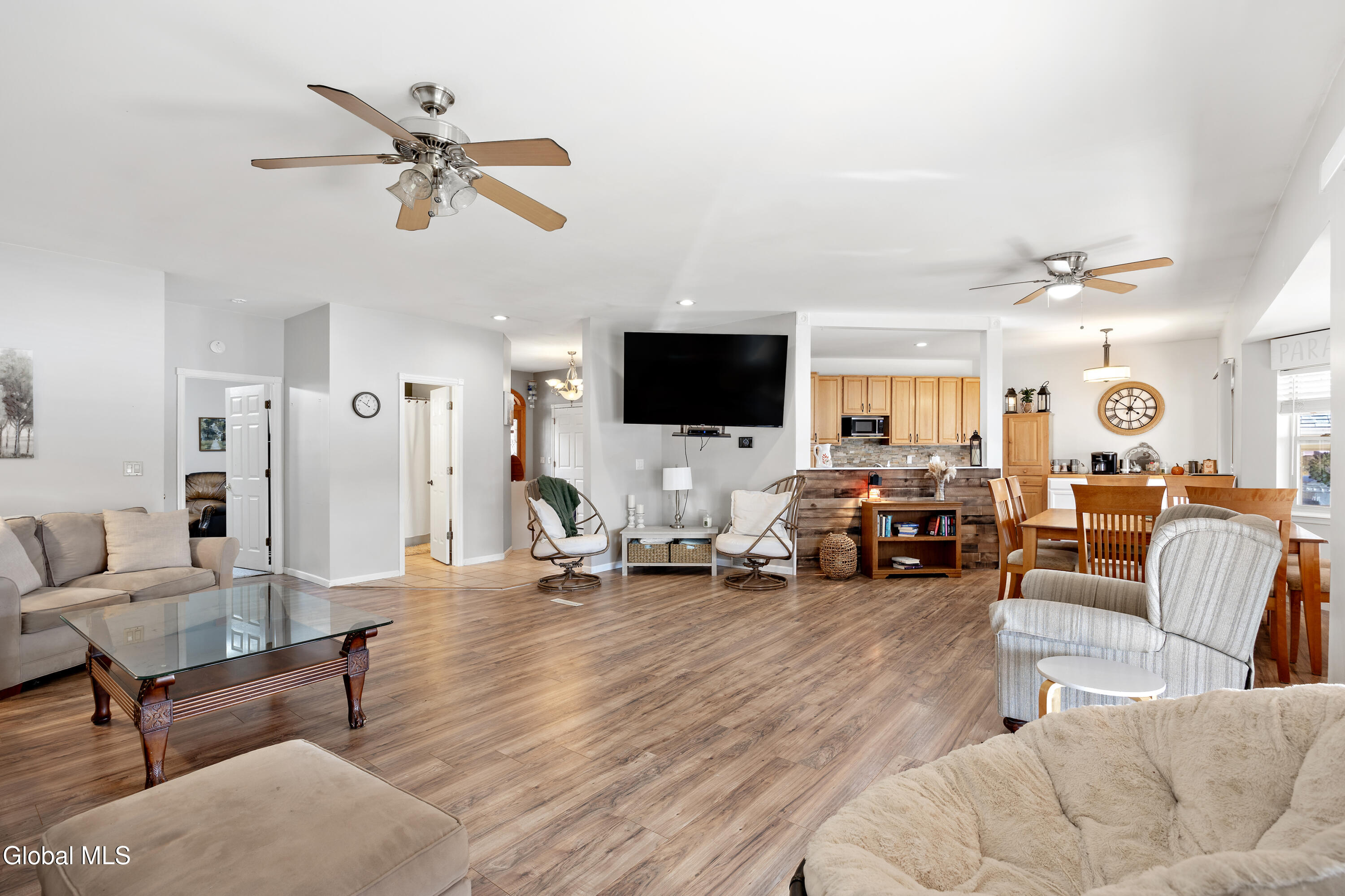 4 Big Bay Road Queensbury, NY 12804 - Photo 12 of 91 1 (33)