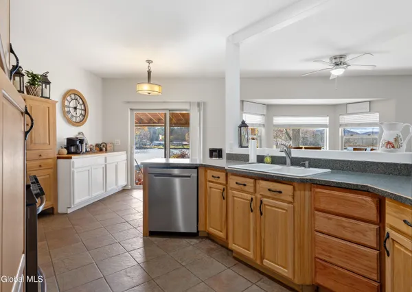 $959,000 | 4 Big Bay Road, Queensbury, NY 12804