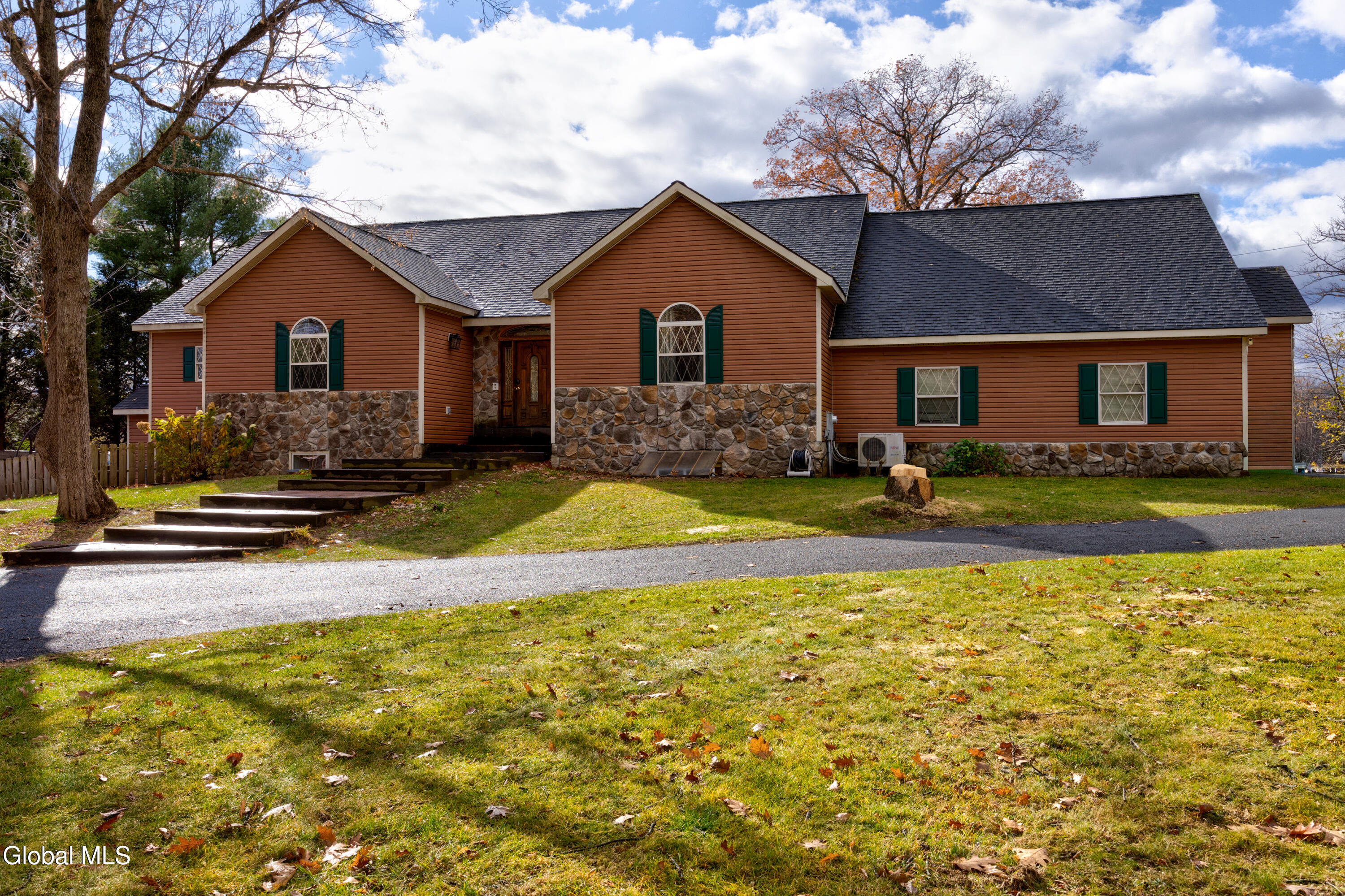 4 Big Bay Road Queensbury, NY 12804 - Photo 2 of 91 1 (1)