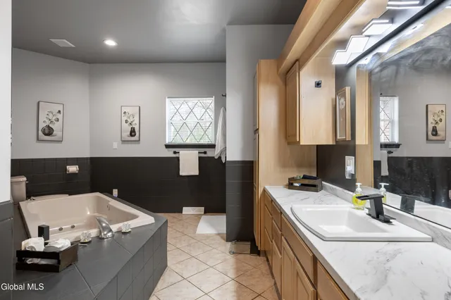 $975,000 | 4 Big Bay Road, Queensbury, NY 12804