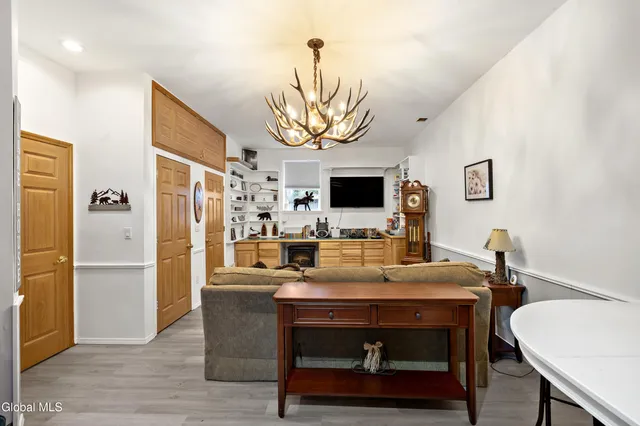 $975,000 | 4 Big Bay Road, Queensbury, NY 12804