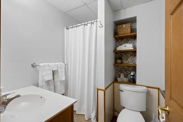 $975,000 | 4 Big Bay Road, Queensbury, NY 12804