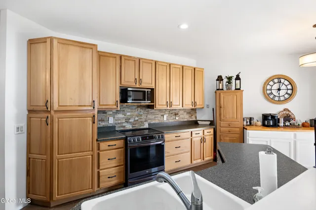 $975,000 | 4 Big Bay Road, Queensbury, NY 12804