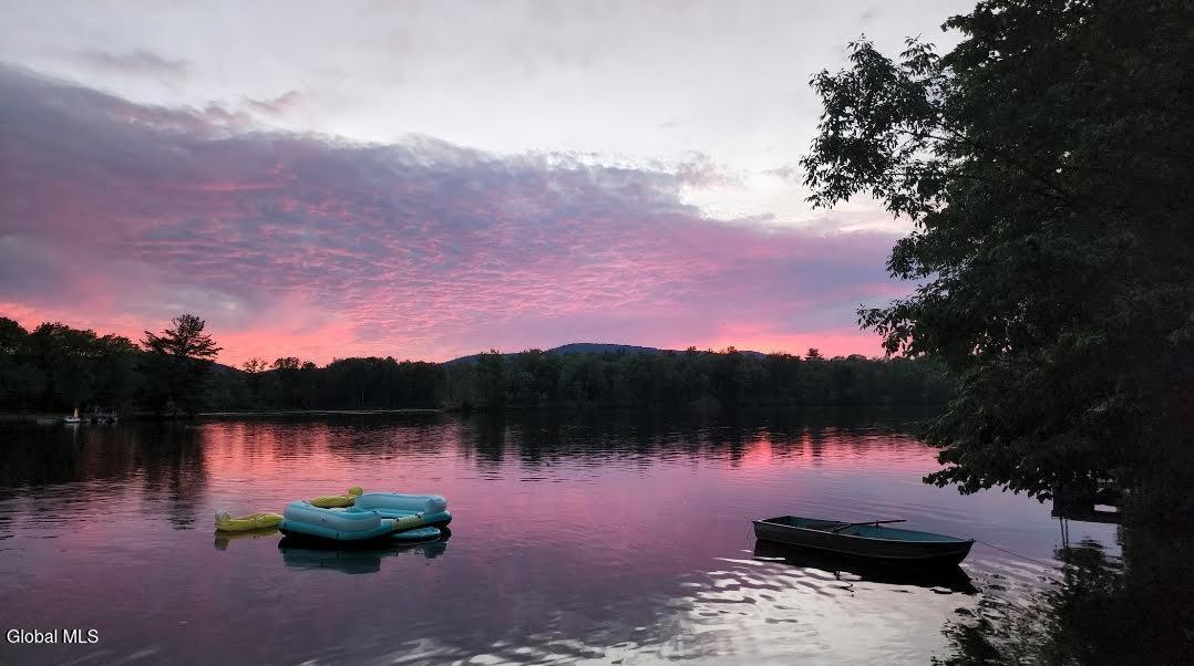 4 Big Bay Road Queensbury, NY 12804 - Photo 9 of 91 96