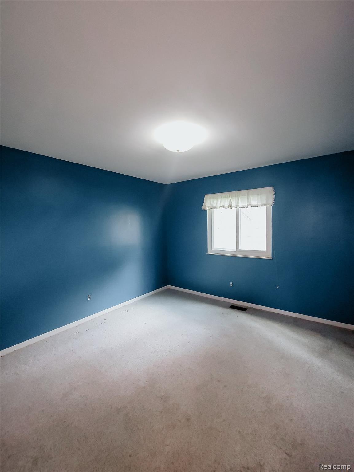 1845 Bullock Road Lapeer, MI 48446 - Photo 12 of 29 20210517_133002.jpg