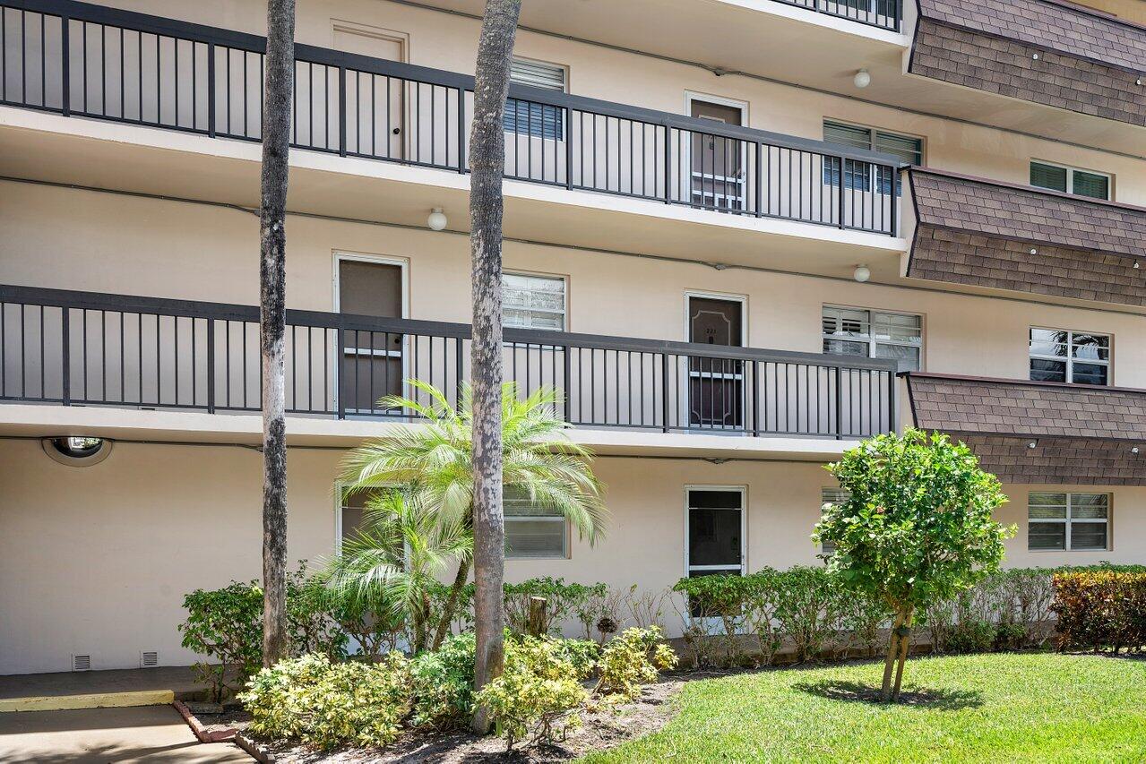 6100 Northwest 2nd Avenue, Unit 123 Boca Raton, FL 33487 - Photo 2 of 69 002-6100Northwest2ndAvenue-1230-BocaRato