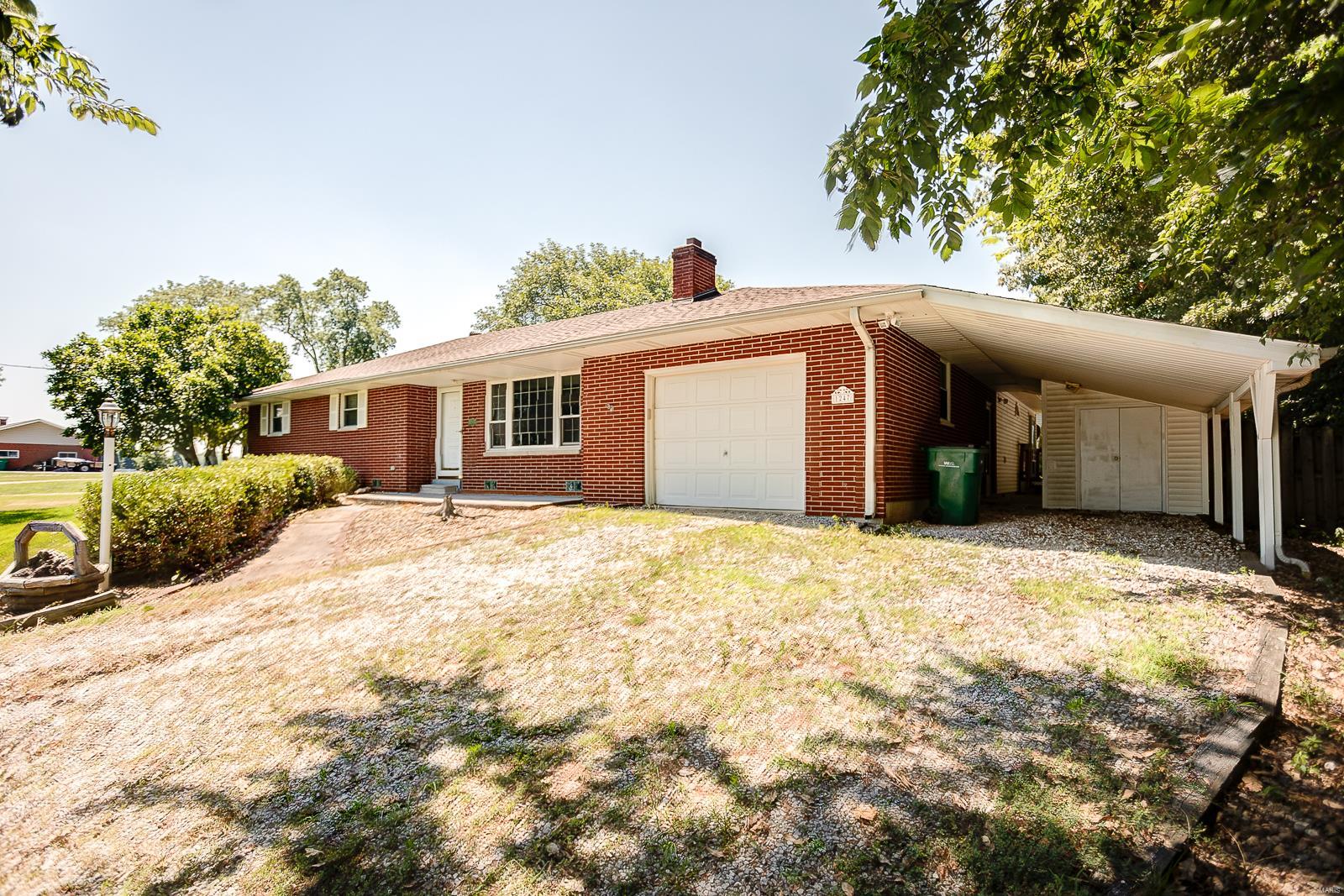 1247 North County Road Mascoutah, IL 62258 - Photo 3 of 54