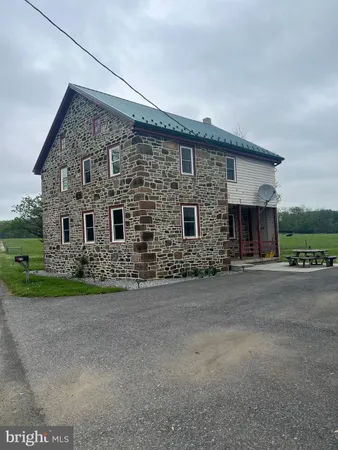 $1,375 | 919 Round Hill Road, East Berlin, PA 17316