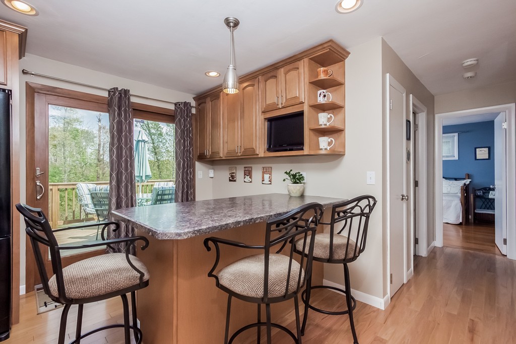 21 Glenvale Street Springfield, MA 01119 - Photo 10 of 30 Gallery Image 10