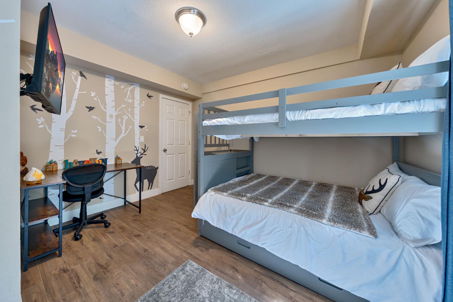 3960 Garnet Road Pollock Pines, CA 95726 - Photo 32 of 50 a bedroom with a bed and a desk