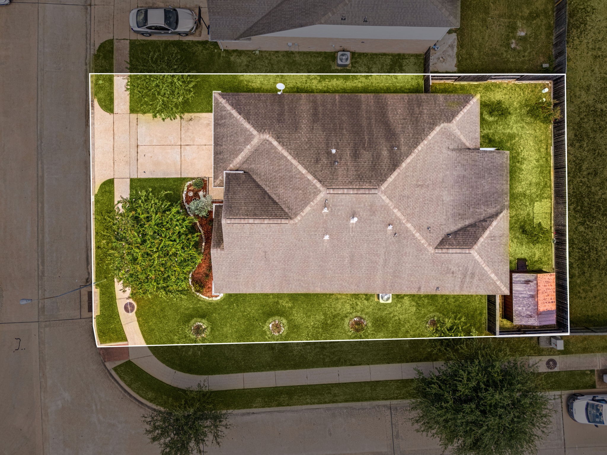 3102 Single Ridge Way Katy, TX 77493 - Photo 2 of 23 Spacious corner lot offering a private backyard setting and plenty of room to relax or entertain.