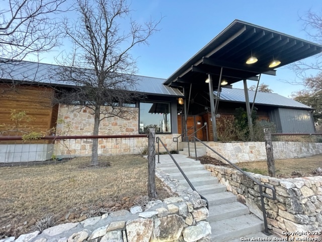 10027 Sarah Place Boerne, TX 78006 - Photo 44 of 47 a view of a backyard