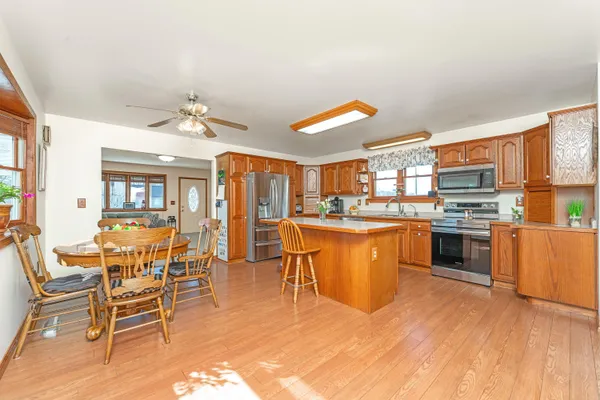 $439,000 | 121 Cr 687 St Haven, South Haven, MI 49090
