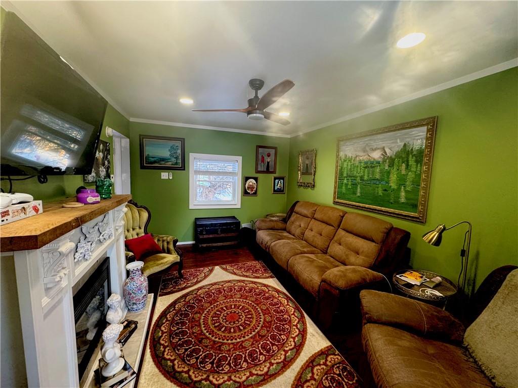 110 Boquet Street Ligonier, PA 15658 - Photo 9 of 16 a living room with furniture and a flat screen tv