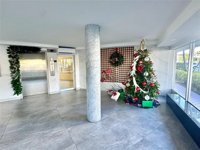 a view of livingroom with an outdoor space