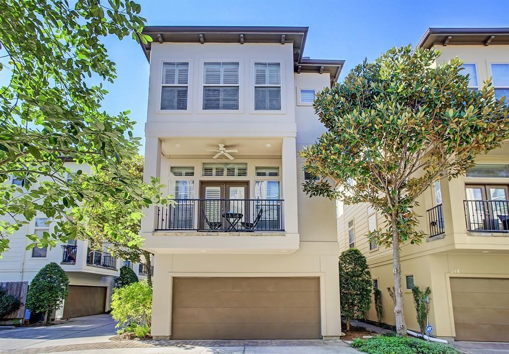 246 Detering Street Houston, TX 77007 - Photo 2 of 27 front view of a building