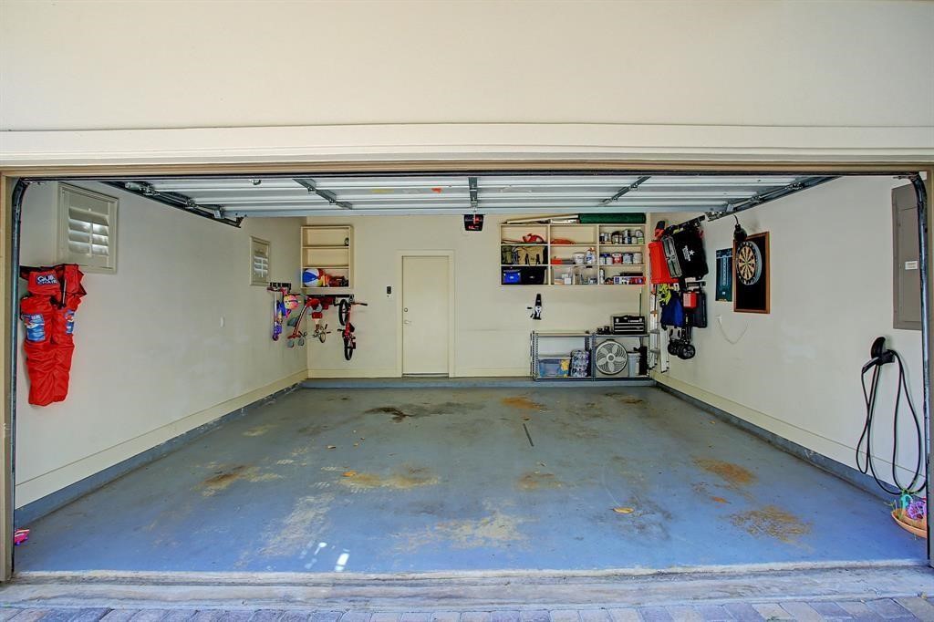 246 Detering Street Houston, TX 77007 - Photo 26 of 27 a view of garage