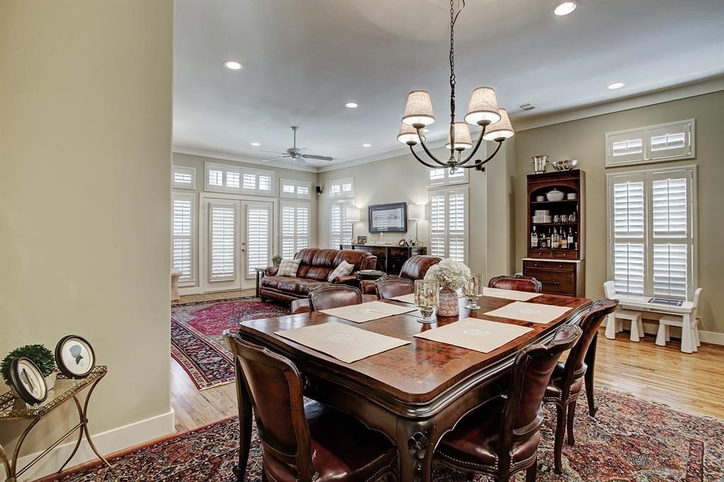 246 Detering Street Houston, TX 77007 - Photo 9 of 27 a view of a dining room and livingroom view