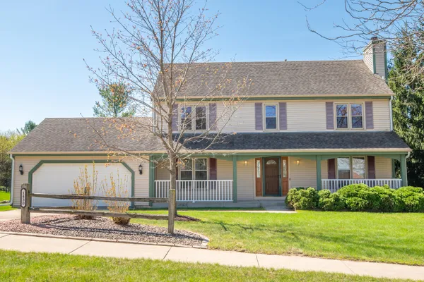$488,000 | 1430 Sunnyridge Road, Pewaukee, WI 53072