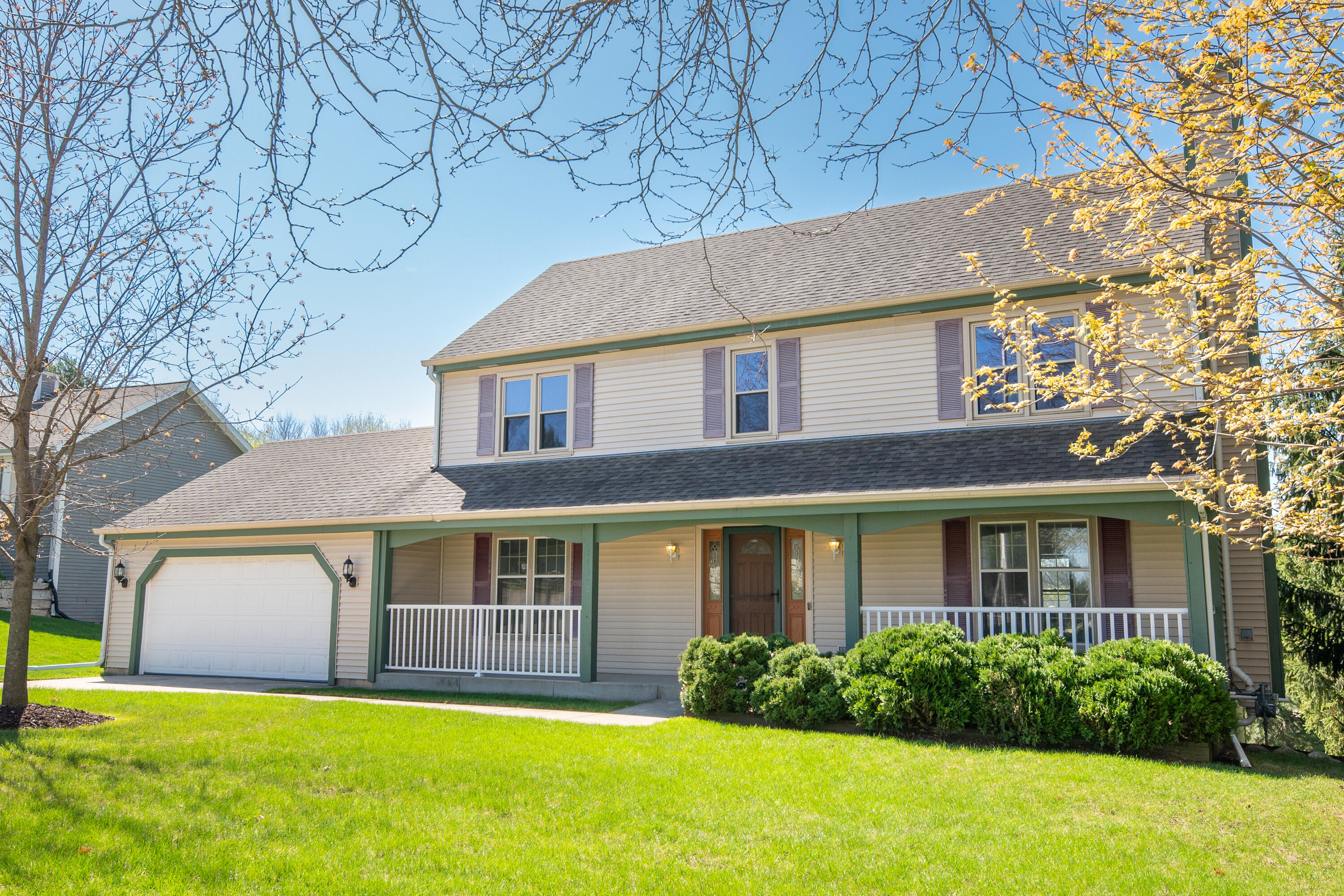 1430 Sunnyridge Road Pewaukee, WI 53072 - Photo 33 of 37 Front view