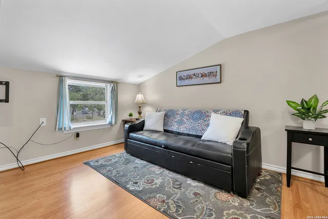 $2,800 | 340 Wayside, Wimberley, TX 78676