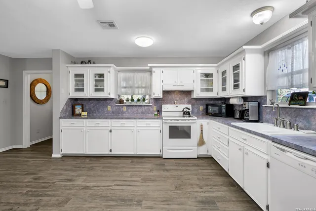 $2,800 | 340 Wayside, Wimberley, TX 78676