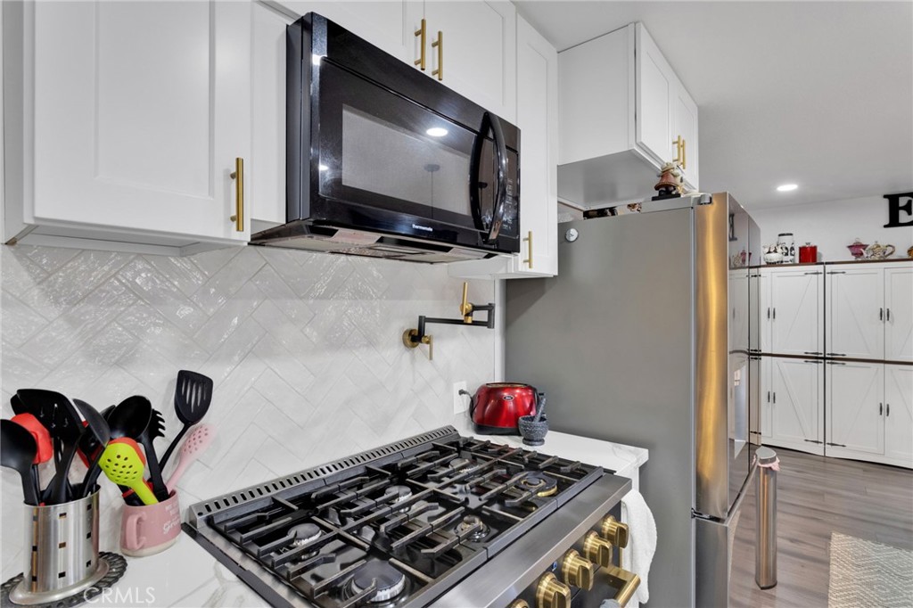 11679 Winterhawk Way Apple Valley, CA 92308 - Photo 11 of 57