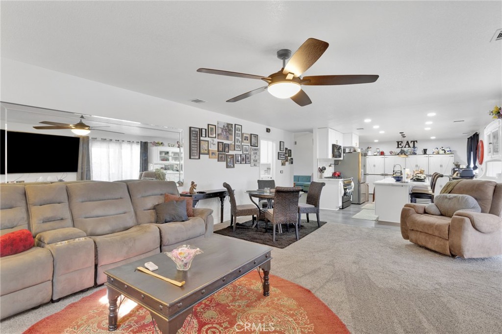 11679 Winterhawk Way Apple Valley, CA 92308 - Photo 14 of 57