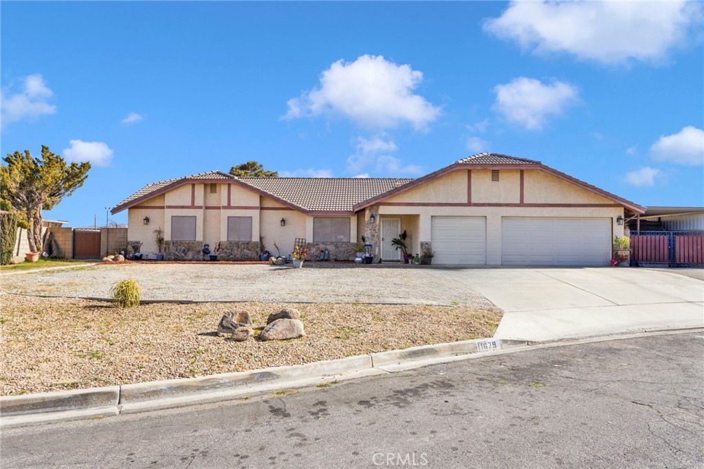 11679 Winterhawk Way Apple Valley, CA 92308 - Photo 2 of 57