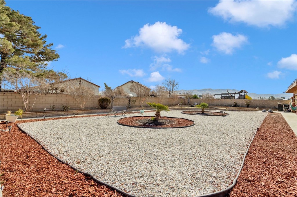 11679 Winterhawk Way Apple Valley, CA 92308 - Photo 36 of 57