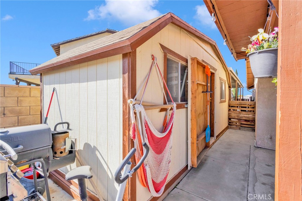 11679 Winterhawk Way Apple Valley, CA 92308 - Photo 42 of 57