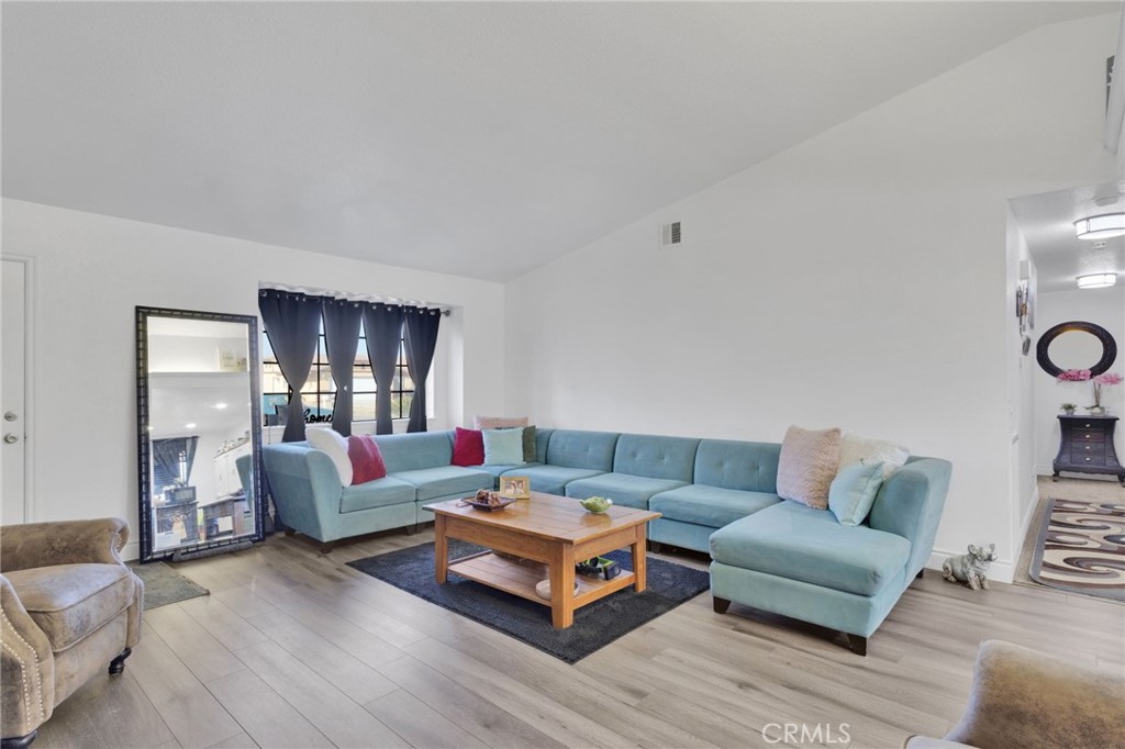 11679 Winterhawk Way Apple Valley, CA 92308 - Photo 7 of 57