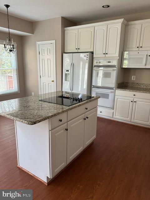 1811 Fallbrook Lane Vienna, VA 22182 - Photo 5 of 36