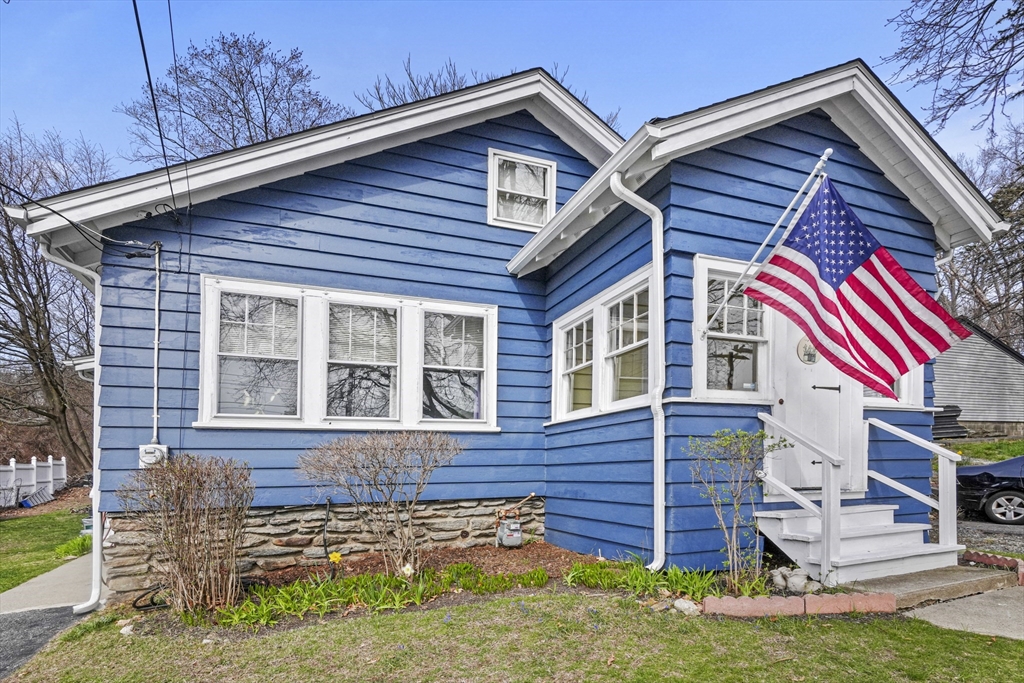 168 Greenwood Street Worcester, MA 01607 - Photo 3 of 36 Gallery Image 3