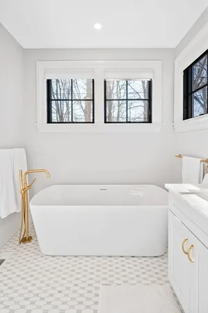 $2,980,000 | 16 Liberty Road, Marblehead, MA 01945