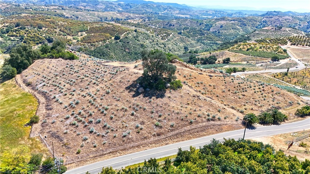1 El Calamar Road Temecula, CA 92590 - Photo 10 of 16 a view of a yard with a area