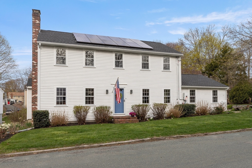 20 Middle Street Beverly, MA 01915 - Photo 2 of 42