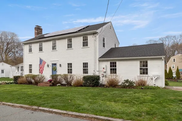 $899,000 | 20 Middle Street, Beverly, MA 01915