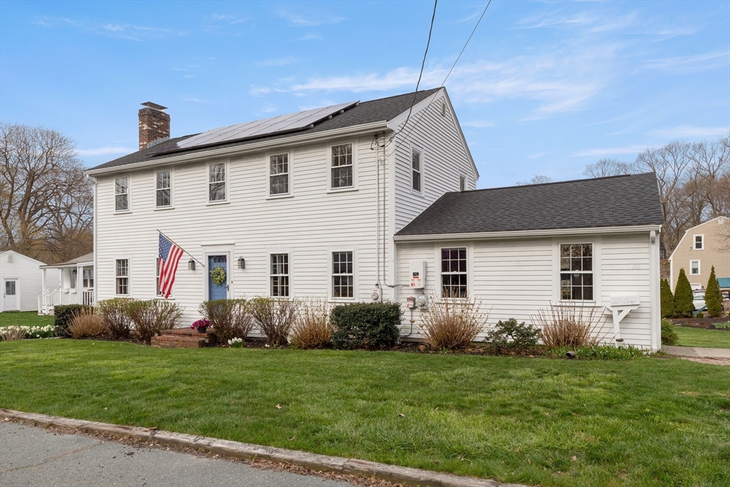 20 Middle Street Beverly, MA 01915 - Photo 3 of 42