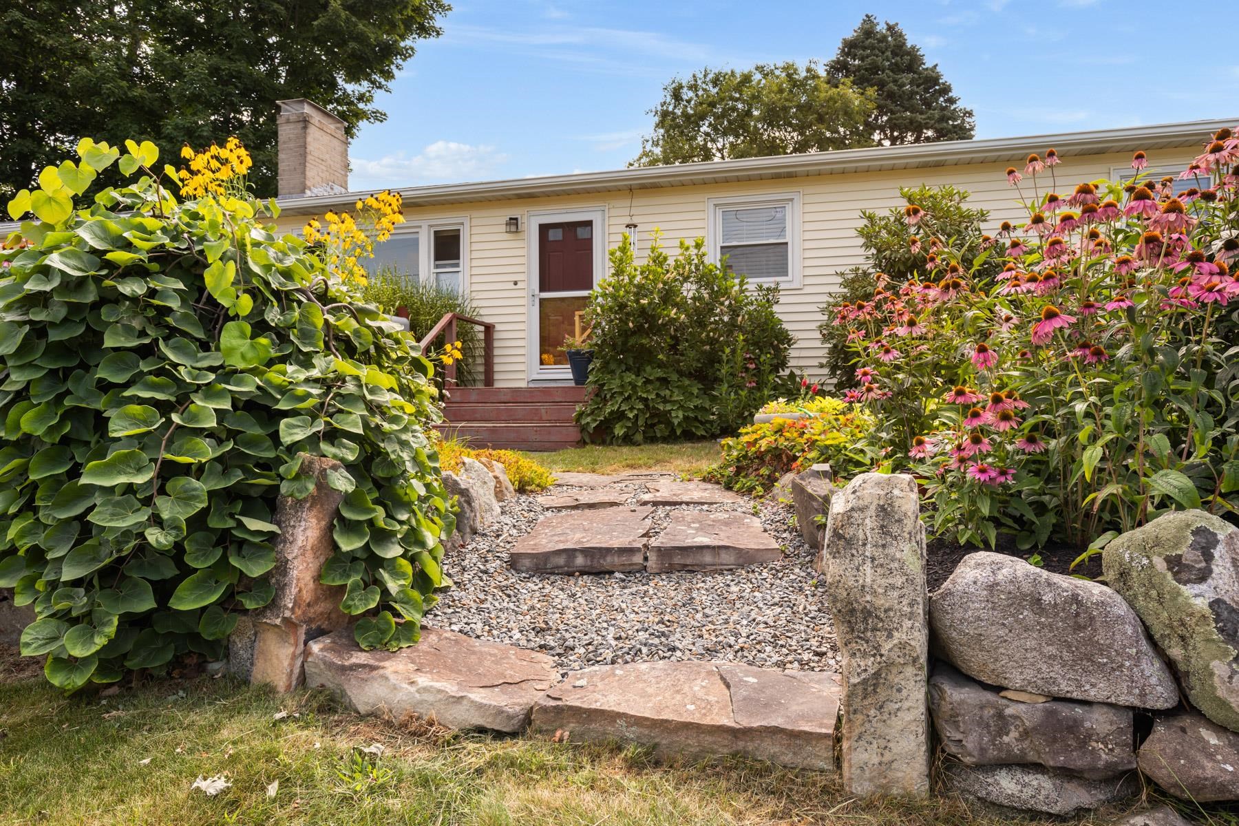 14 Wallis Road Portsmouth, NH 03801 - Photo 1 of 41 Gallery Image 1