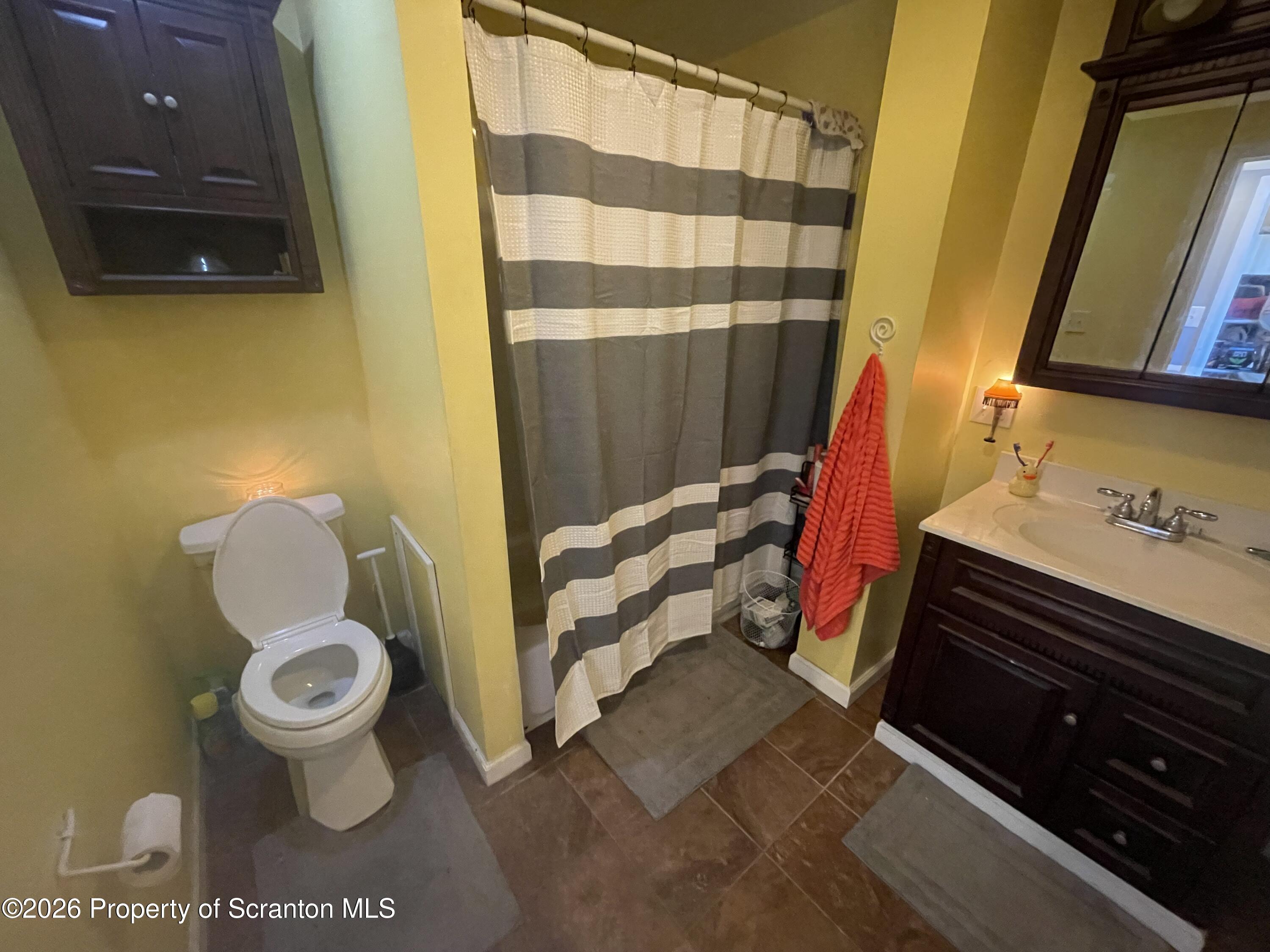 1122 Swetland Street Scranton, PA 18504 - Photo 17 of 31 First floor