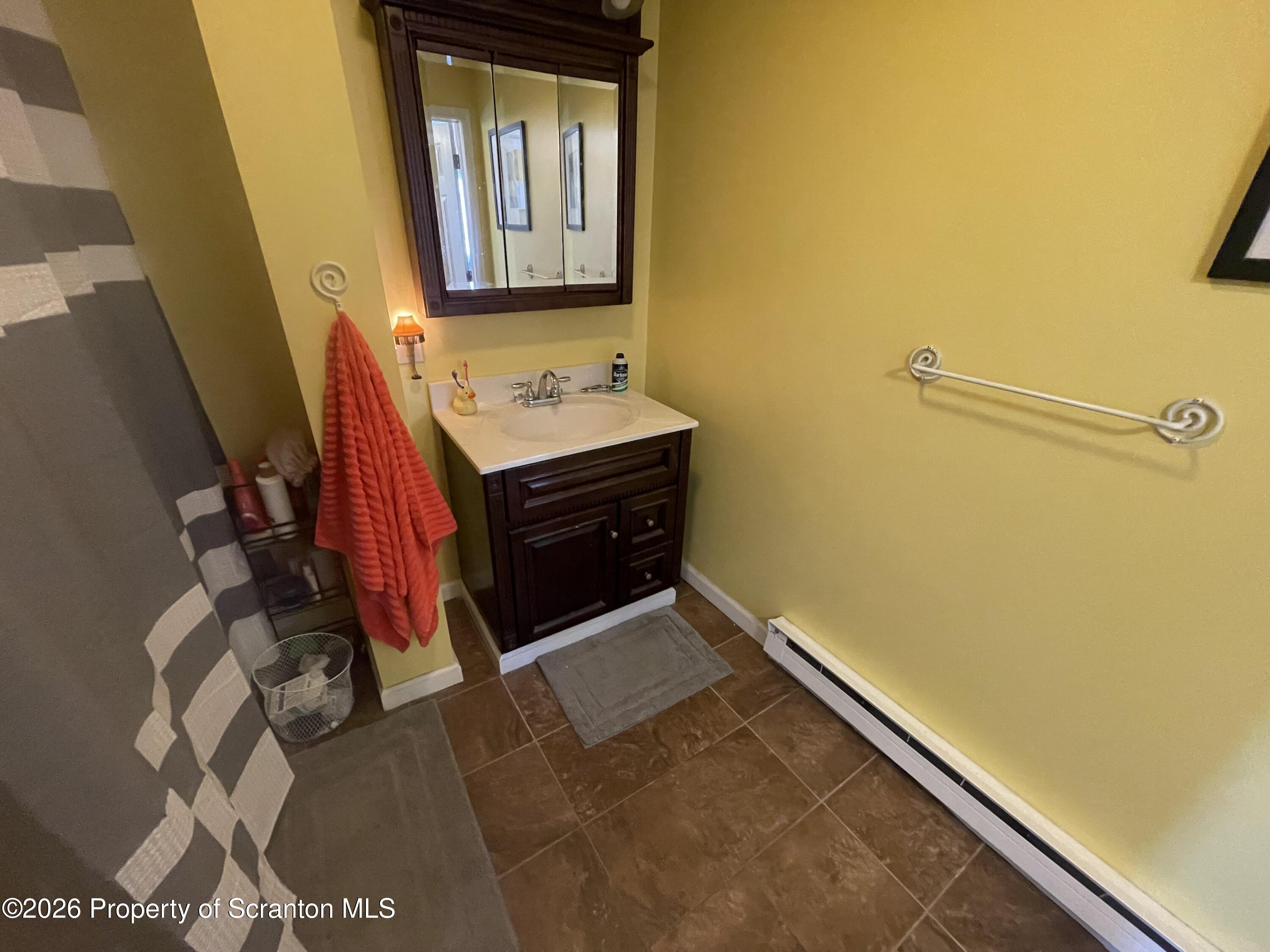 1122 Swetland Street Scranton, PA 18504 - Photo 18 of 31 First floor