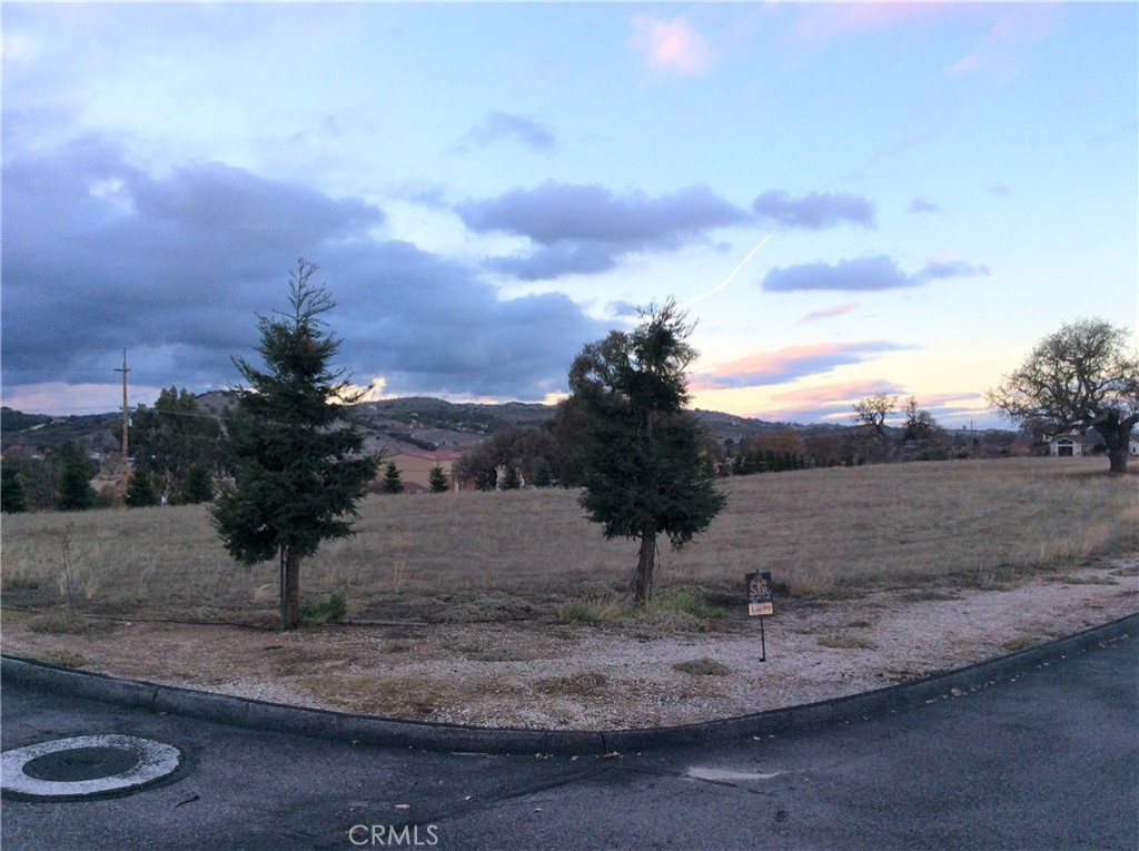 1320 Fire Rock Loop Templeton, CA 93465 - Photo 4 of 13 a view of a lake