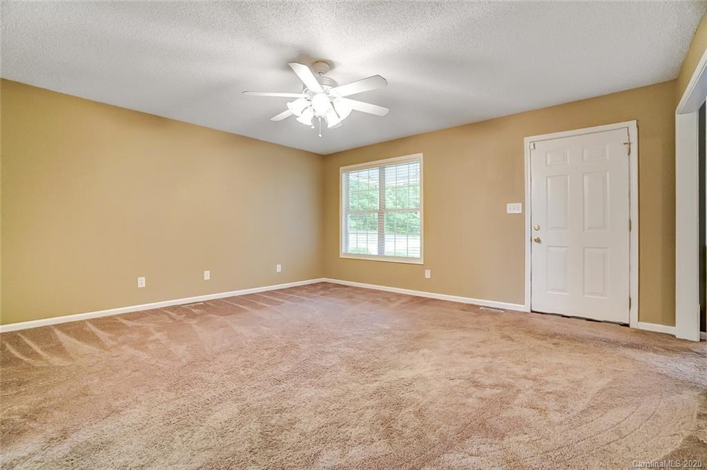 335 Pinnacle Road Kings Mountain, NC 28086 - Photo 5 of 32 Gallery Image 5
