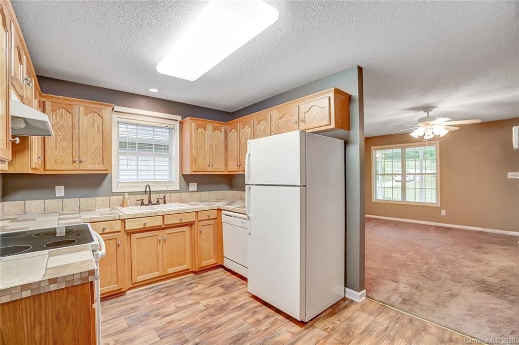335 Pinnacle Road Kings Mountain, NC 28086 - Photo 8 of 32 Gallery Image 8