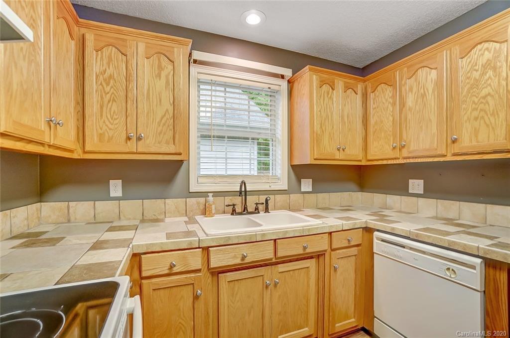 335 Pinnacle Road Kings Mountain, NC 28086 - Photo 10 of 32 Gallery Image 10