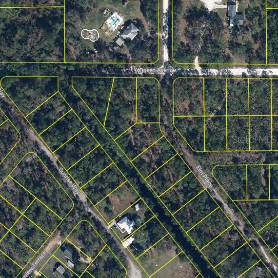 6205 Elm Place Sebring, FL 33875 - Photo 4 of 4 a picture of a tennis court